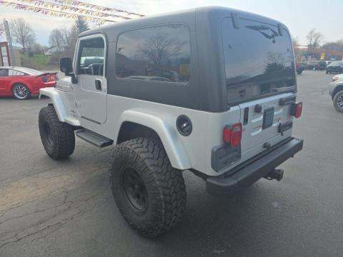 JEEP UNLIMITED LWB - 2
