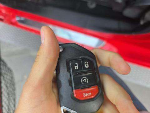 JEEP UNLIMITED SAHARA ALTITUDE EDITION - 8