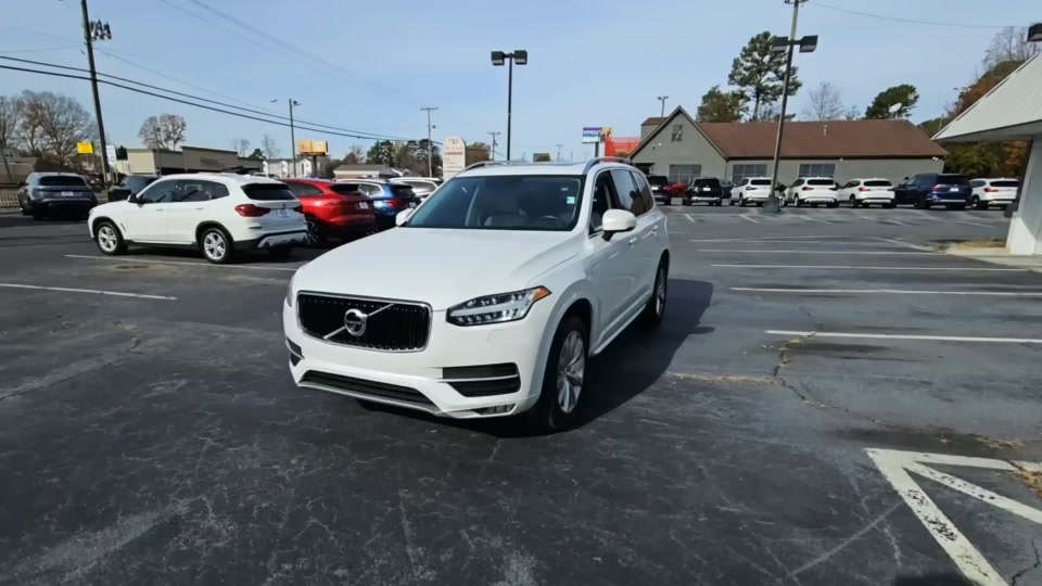2017 Volvo XC90 T6 Momentum AWD