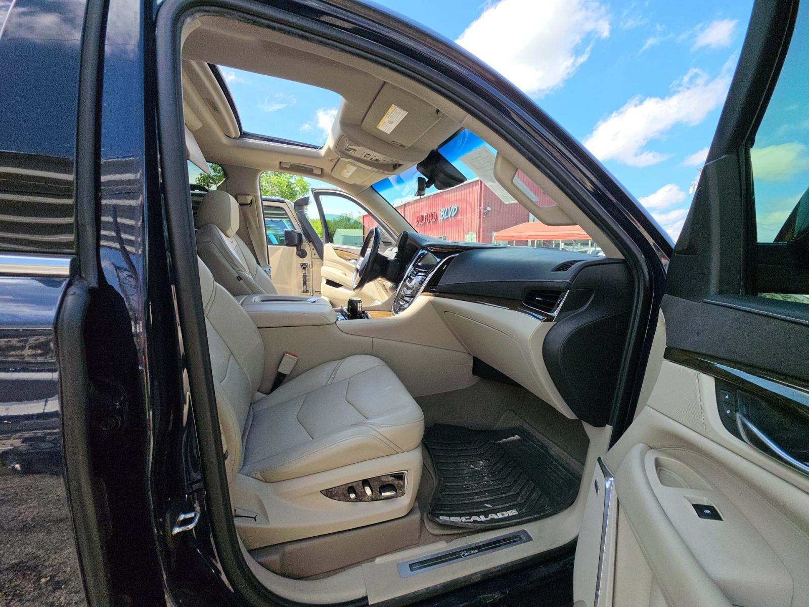 2018 Cadillac Escalade Premium Luxury AWD