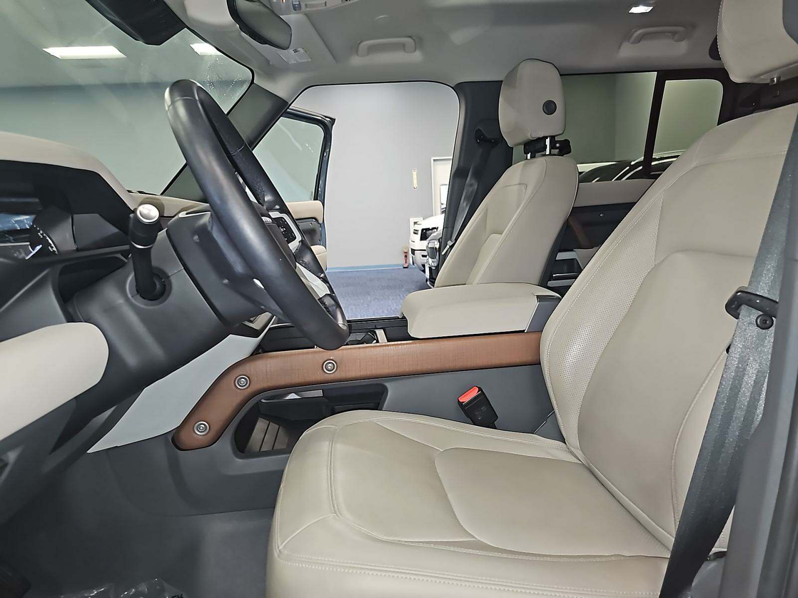 2023 Land Rover Defender 110 SE AWD