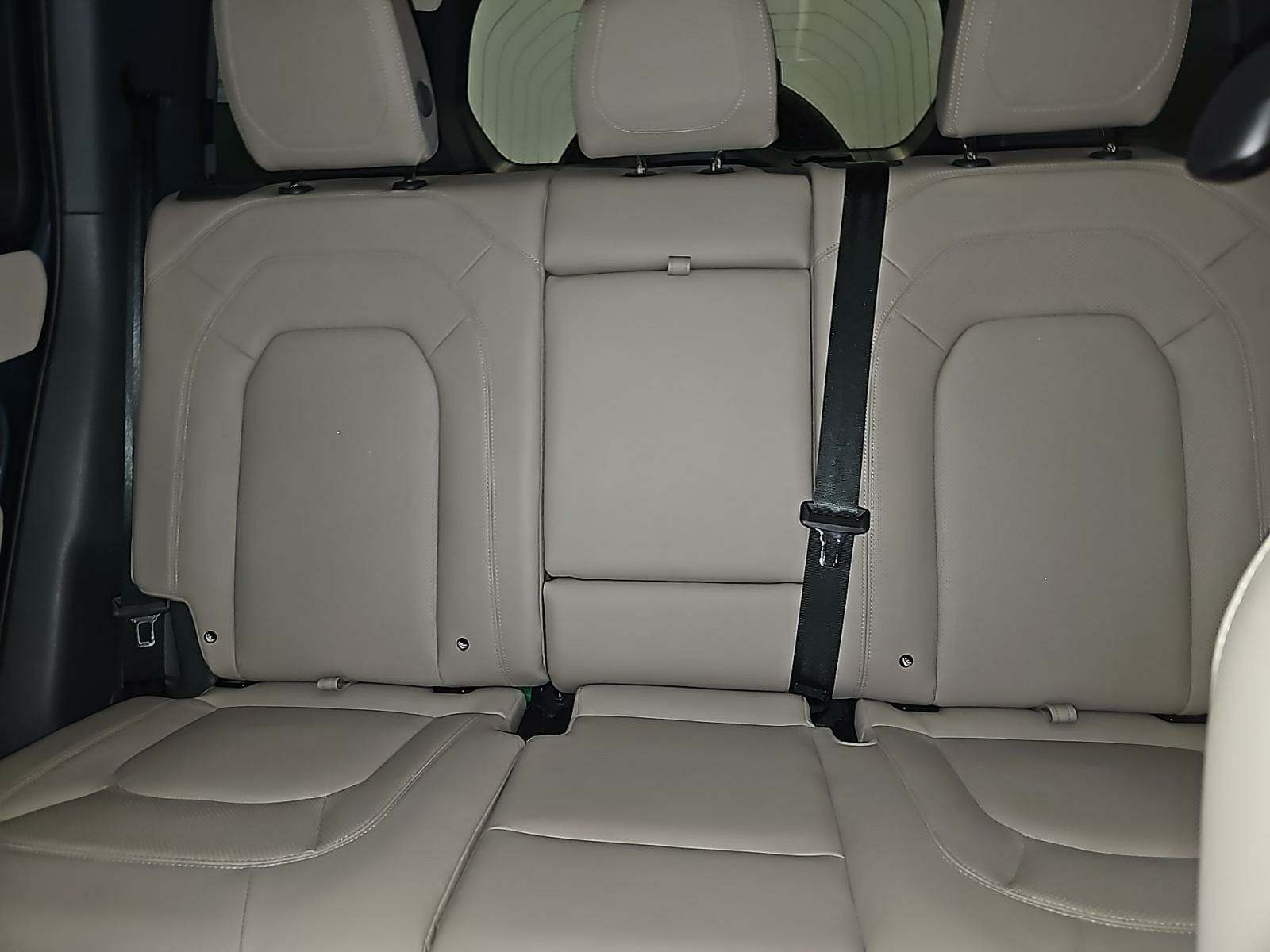 2023 Land Rover Defender 110 SE AWD