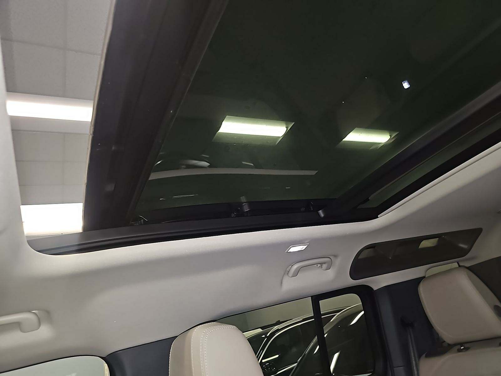 2023 Land Rover Defender 110 SE AWD