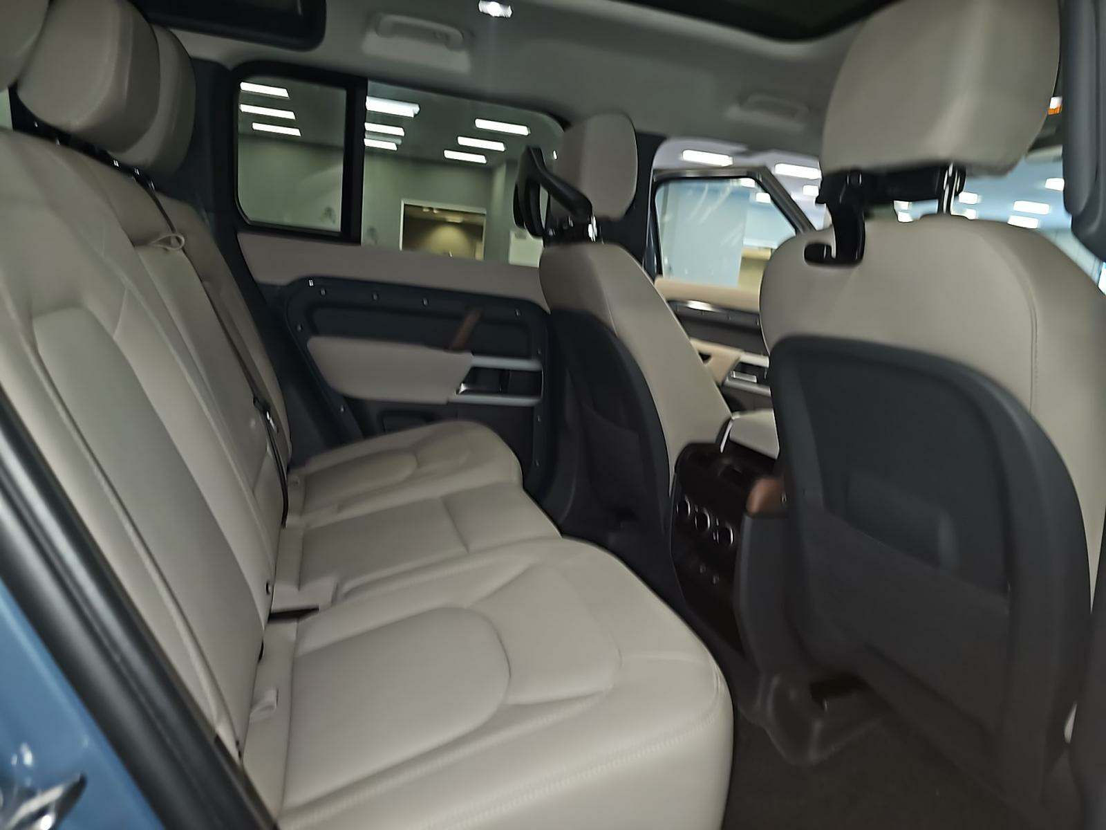 2023 Land Rover Defender 110 SE AWD