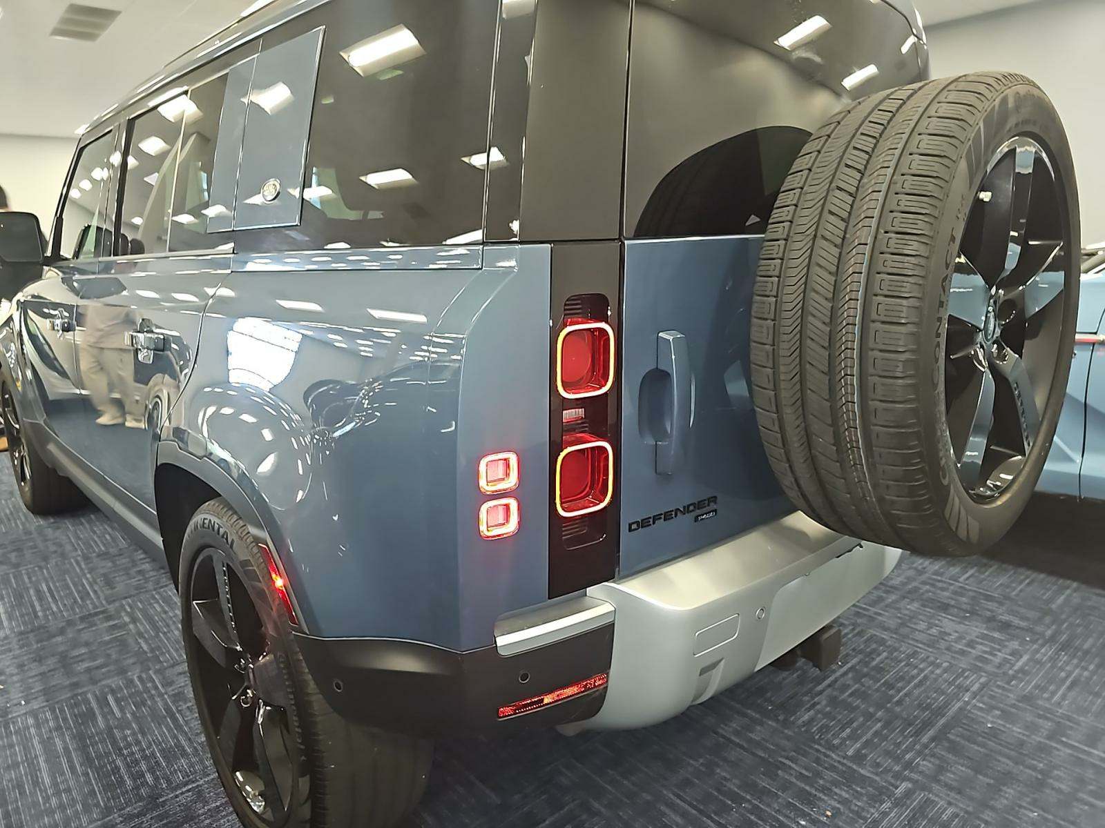 2023 Land Rover Defender 110 SE AWD