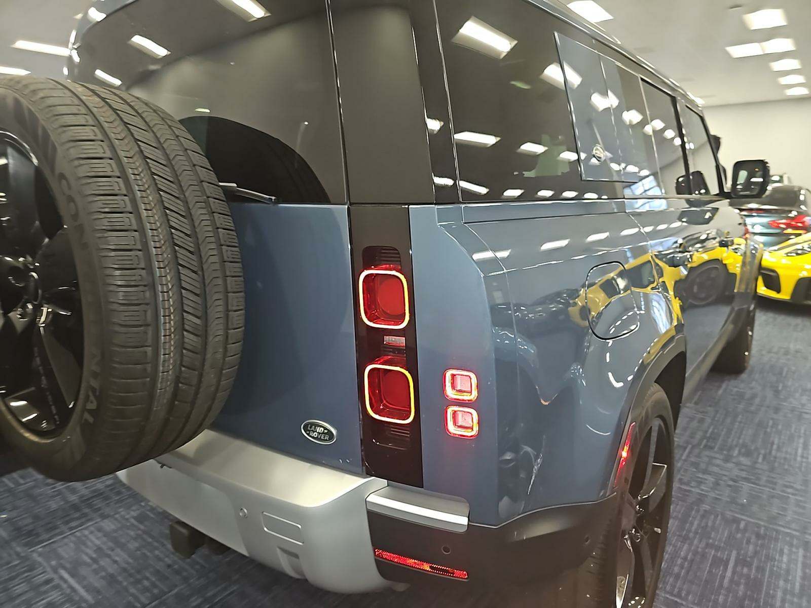 2023 Land Rover Defender 110 SE AWD