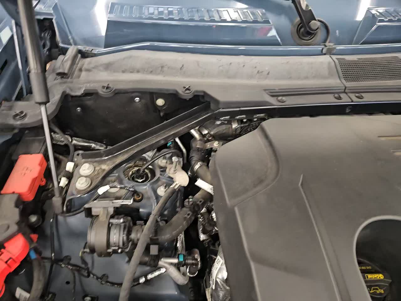 2023 Land Rover Defender 110 SE AWD