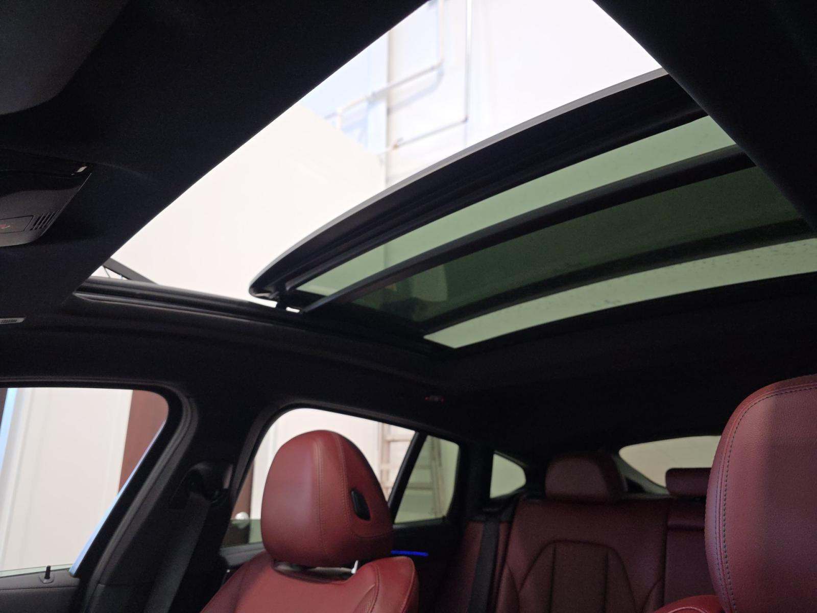 2023 BMW X4 M40i AWD
