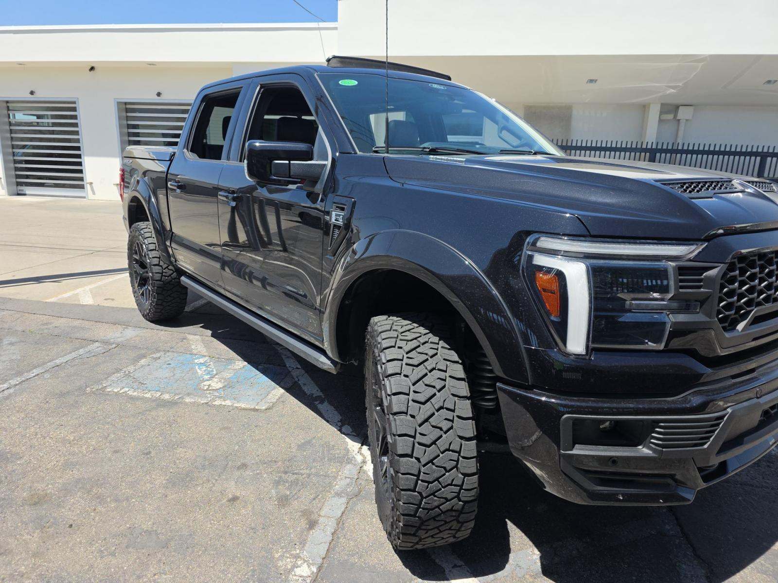 2025 Ford F-150 Lariat AWD