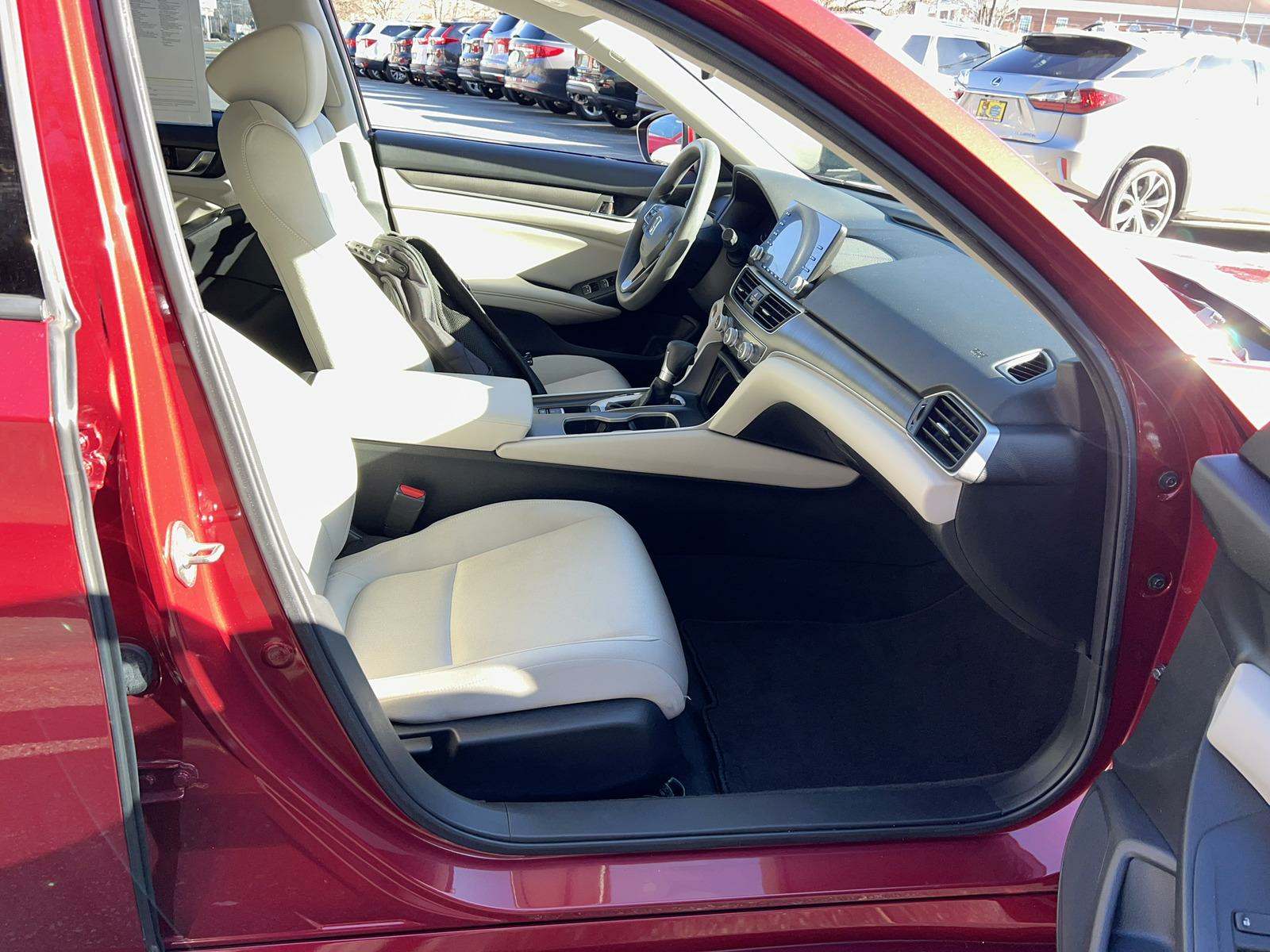 2019 Honda Accord LX 1.5T FWD