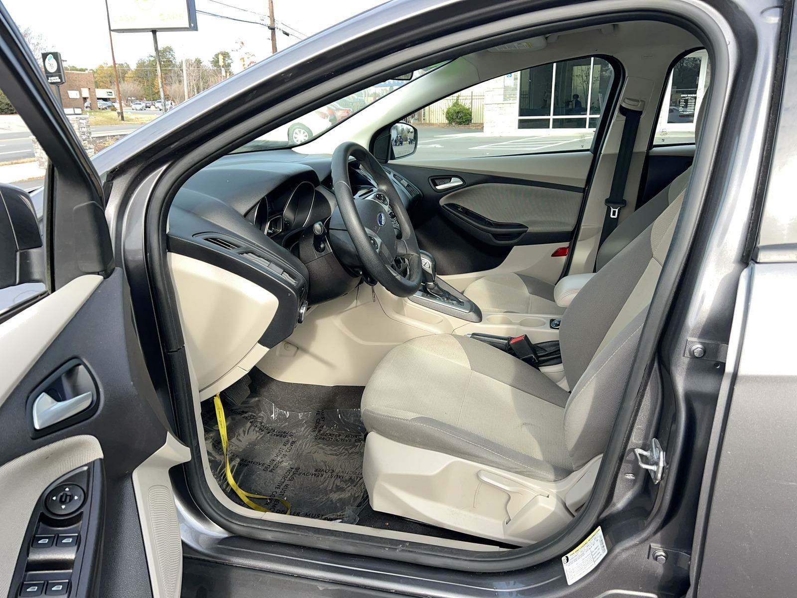 2014 Ford Focus SE FWD