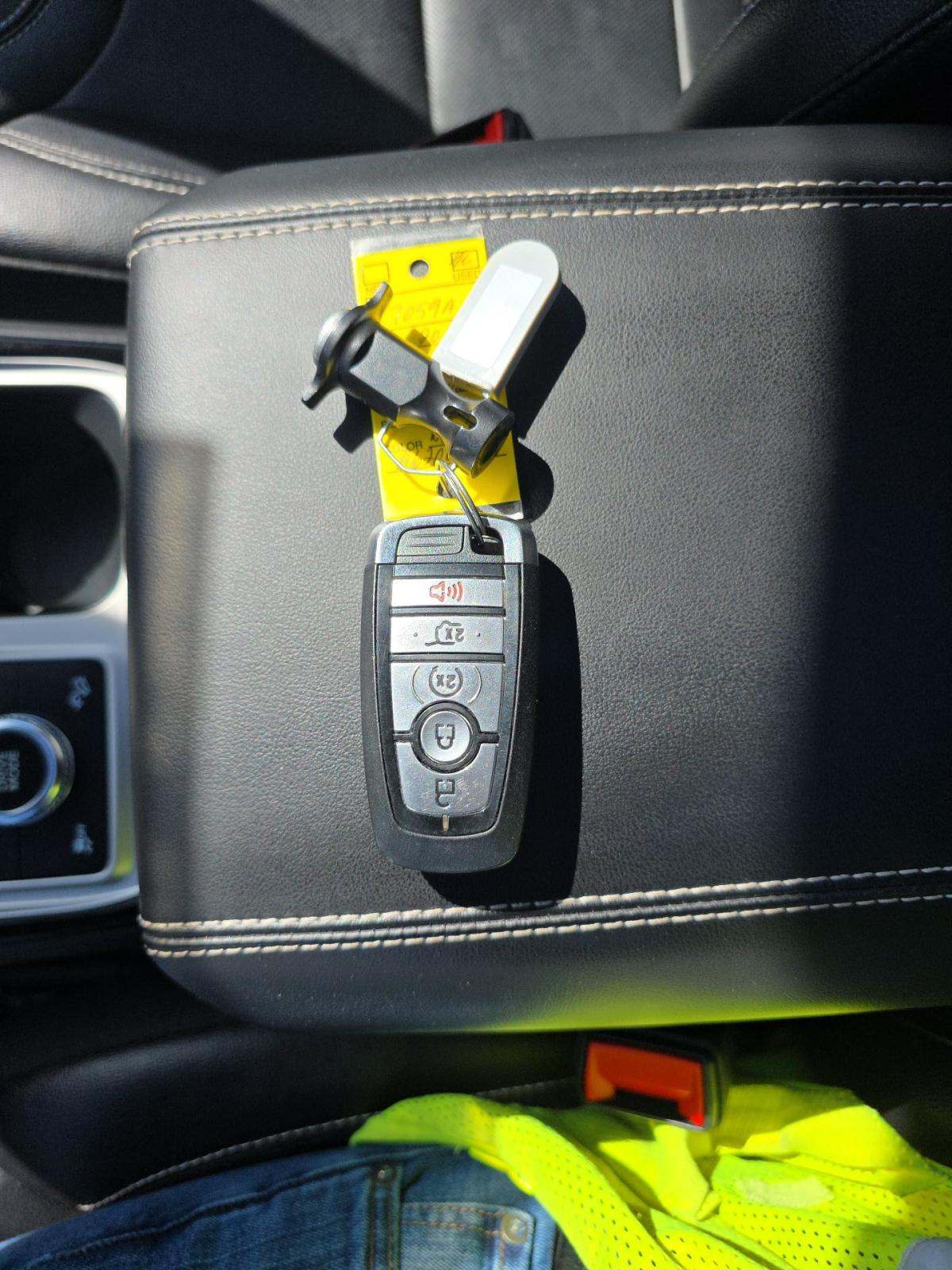 FORD EXPLORER - 4