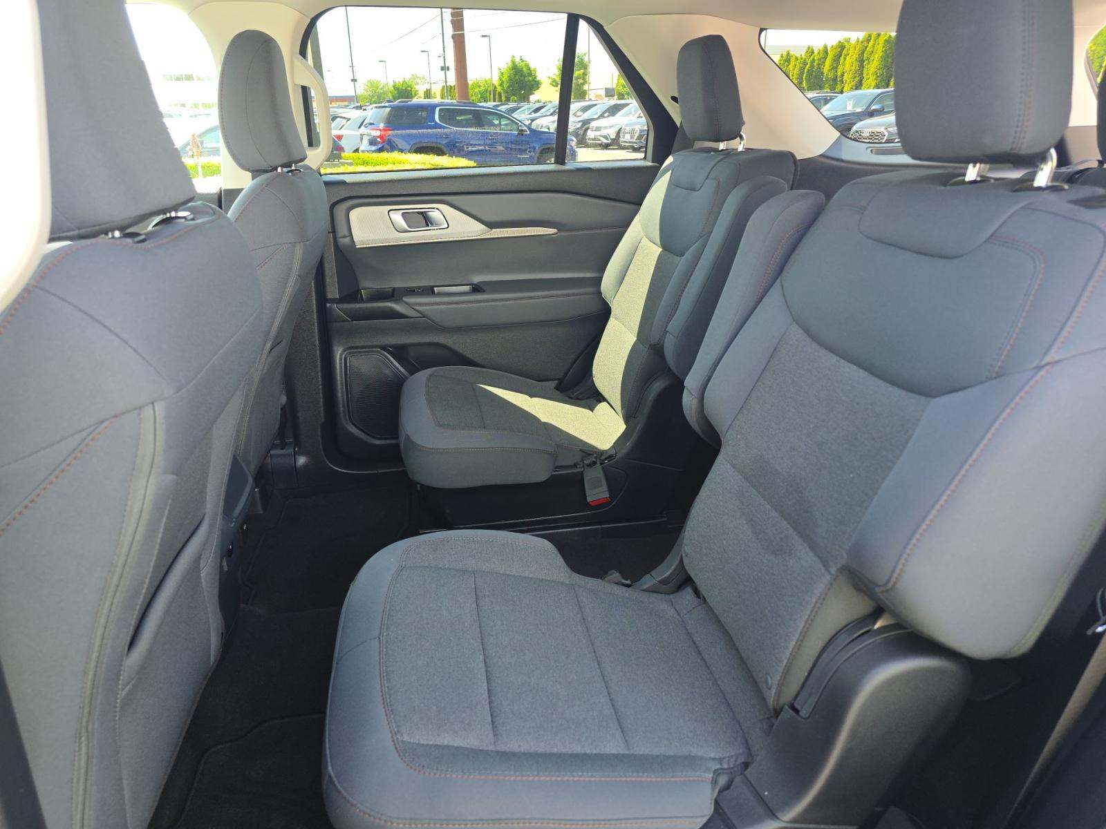 FORD EXPLORER - 9
