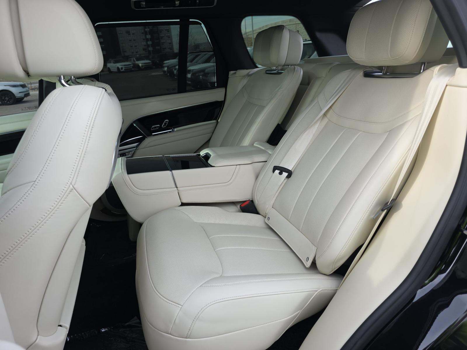 2025 Land Rover Range Rover Autobiography AWD