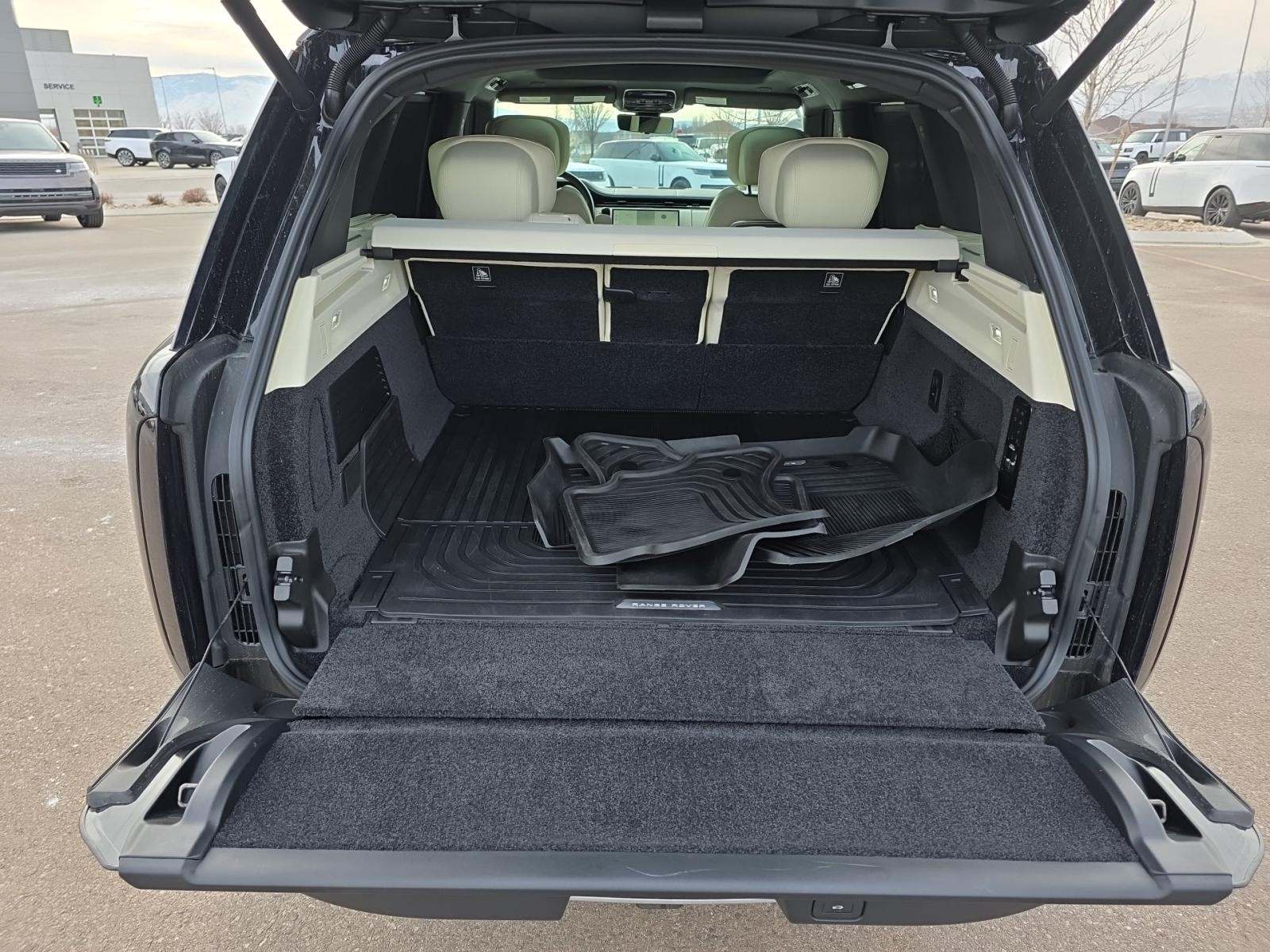 2025 Land Rover Range Rover Autobiography AWD