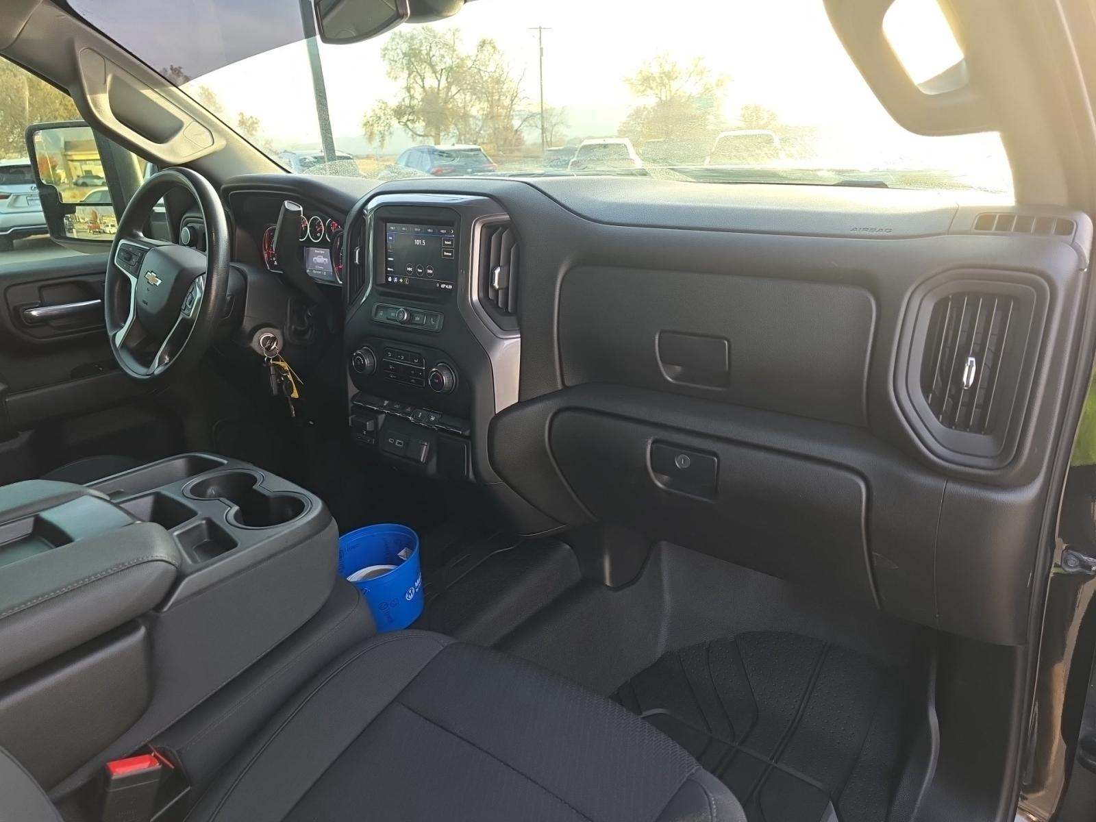 2022 Chevrolet Silverado 2500HD Custom AWD