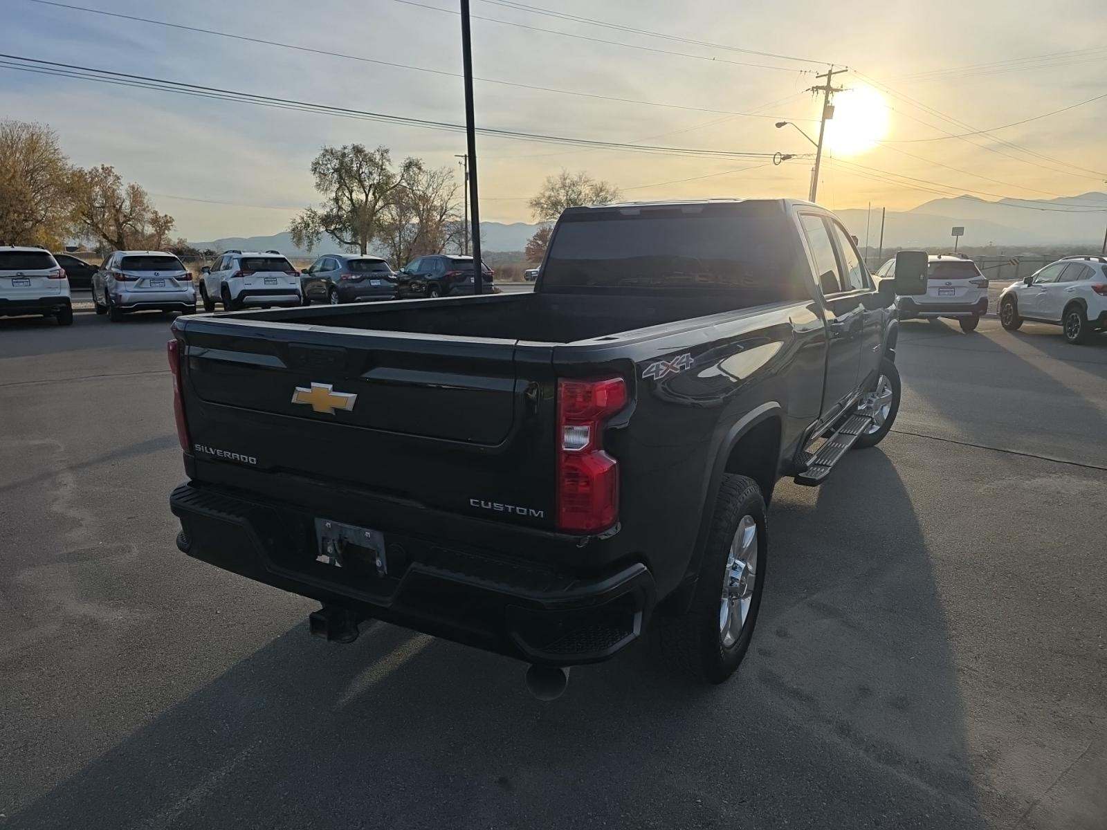 2022 Chevrolet Silverado 2500HD Custom AWD