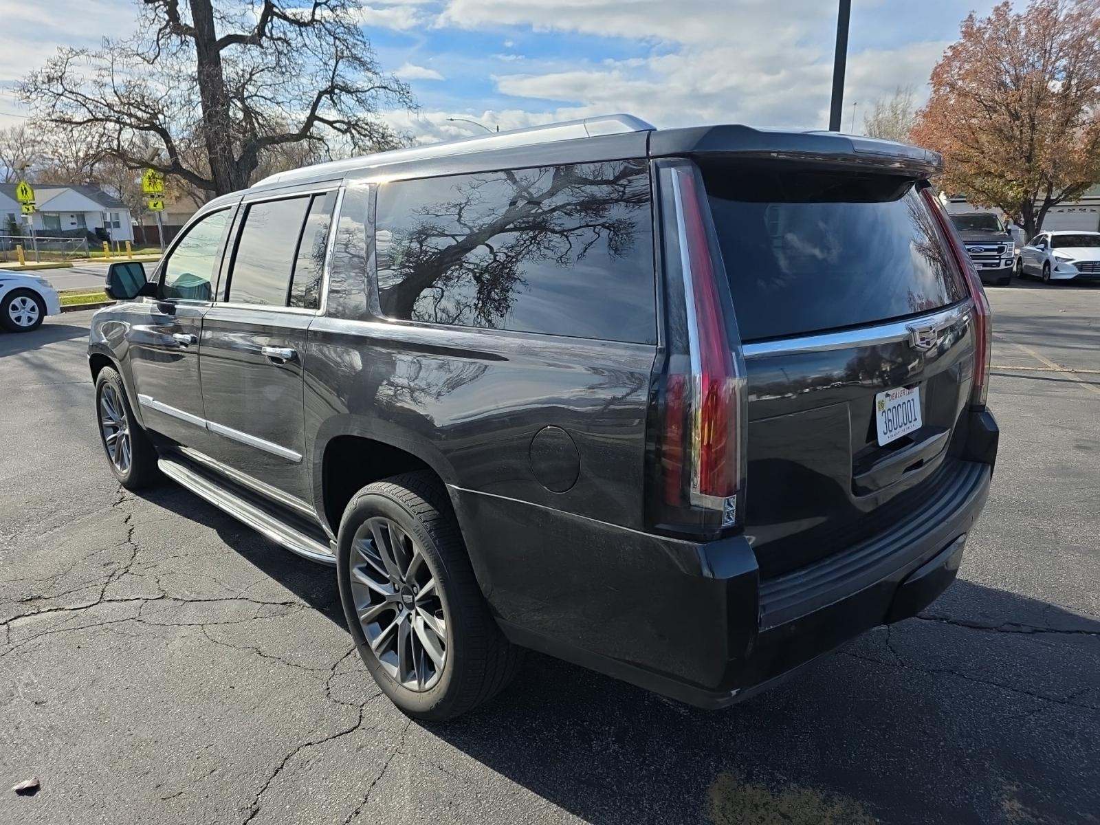 2019 Cadillac Escalade ESV Luxury AWD