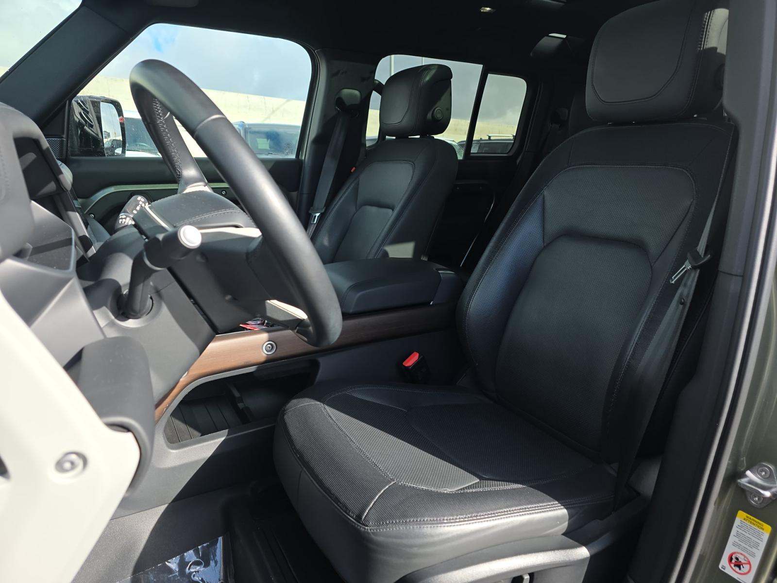 2023 Land Rover Defender 110 X-Dynamic SE AWD