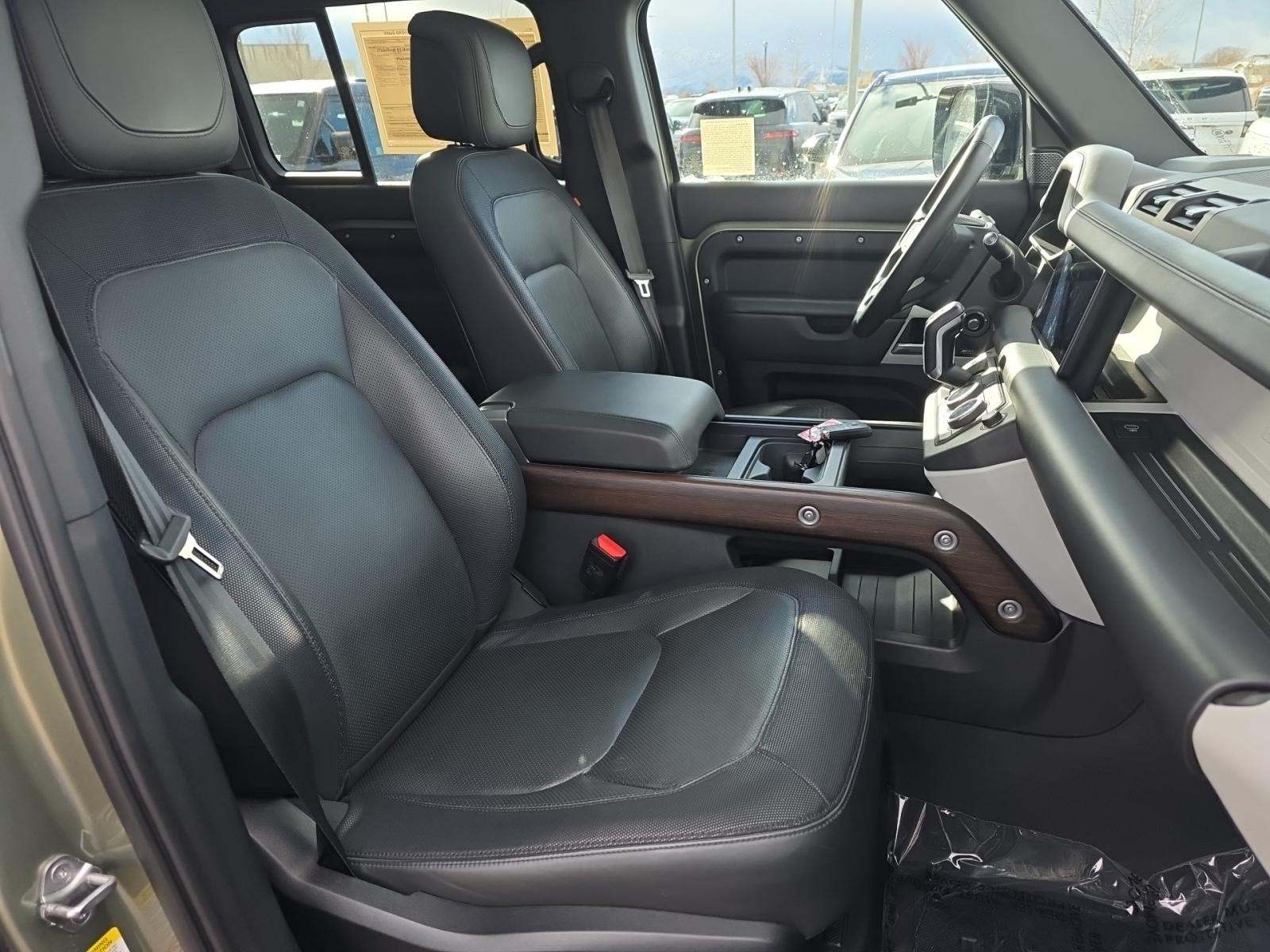 2023 Land Rover Defender 110 X-Dynamic SE AWD