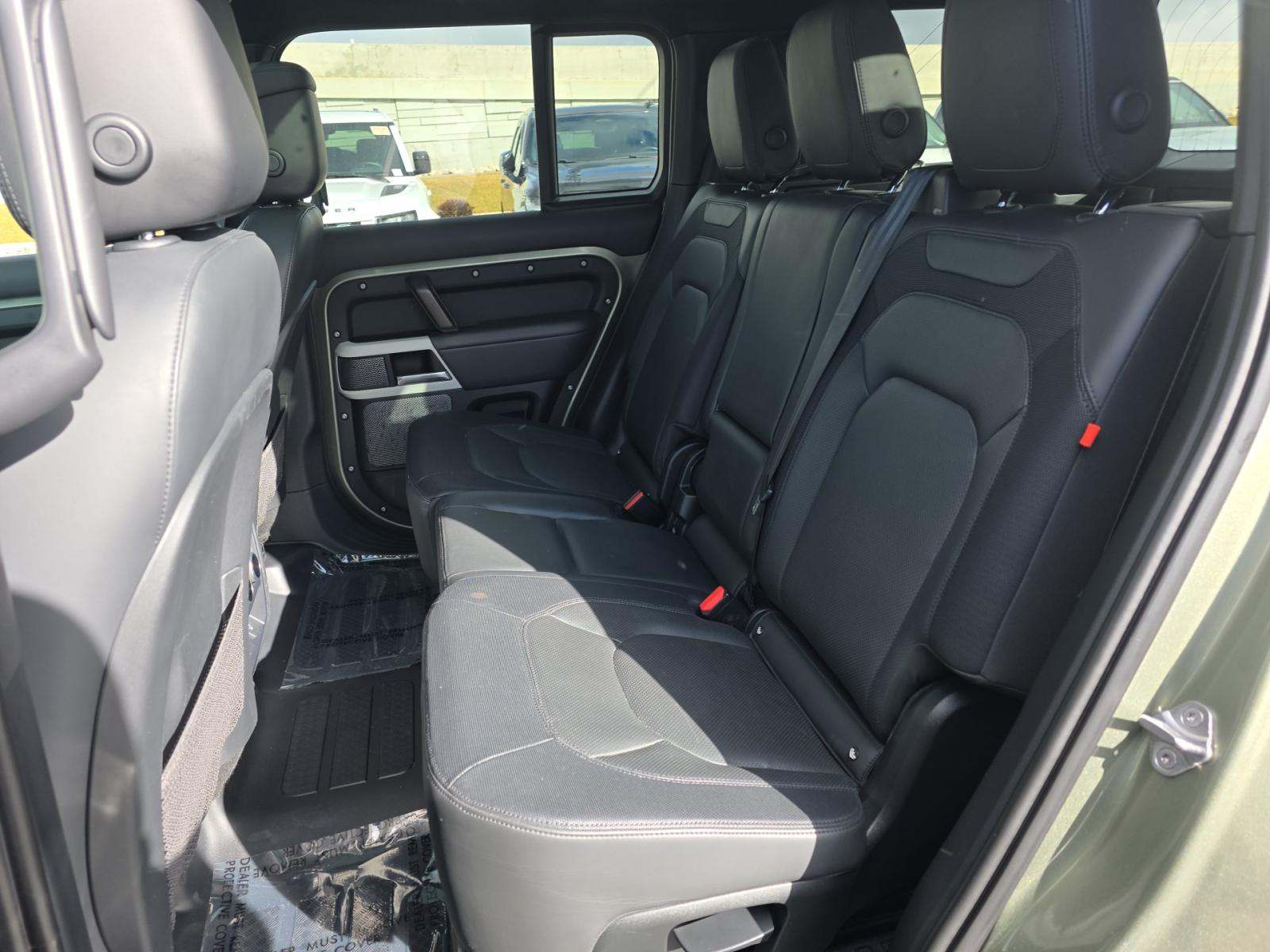 2023 Land Rover Defender 110 X-Dynamic SE AWD