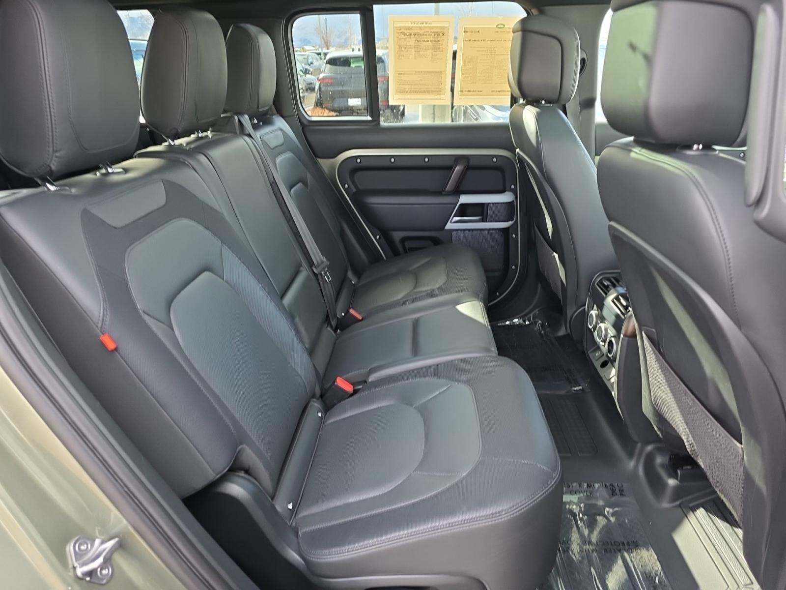 2023 Land Rover Defender 110 X-Dynamic SE AWD