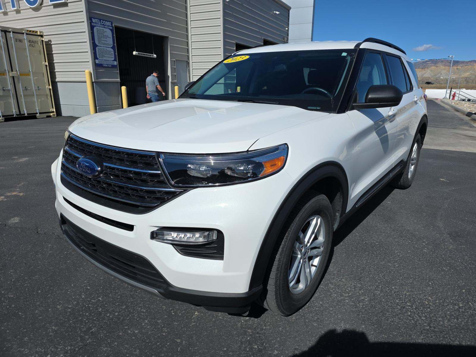 2023 Ford Explorer XLT AWD