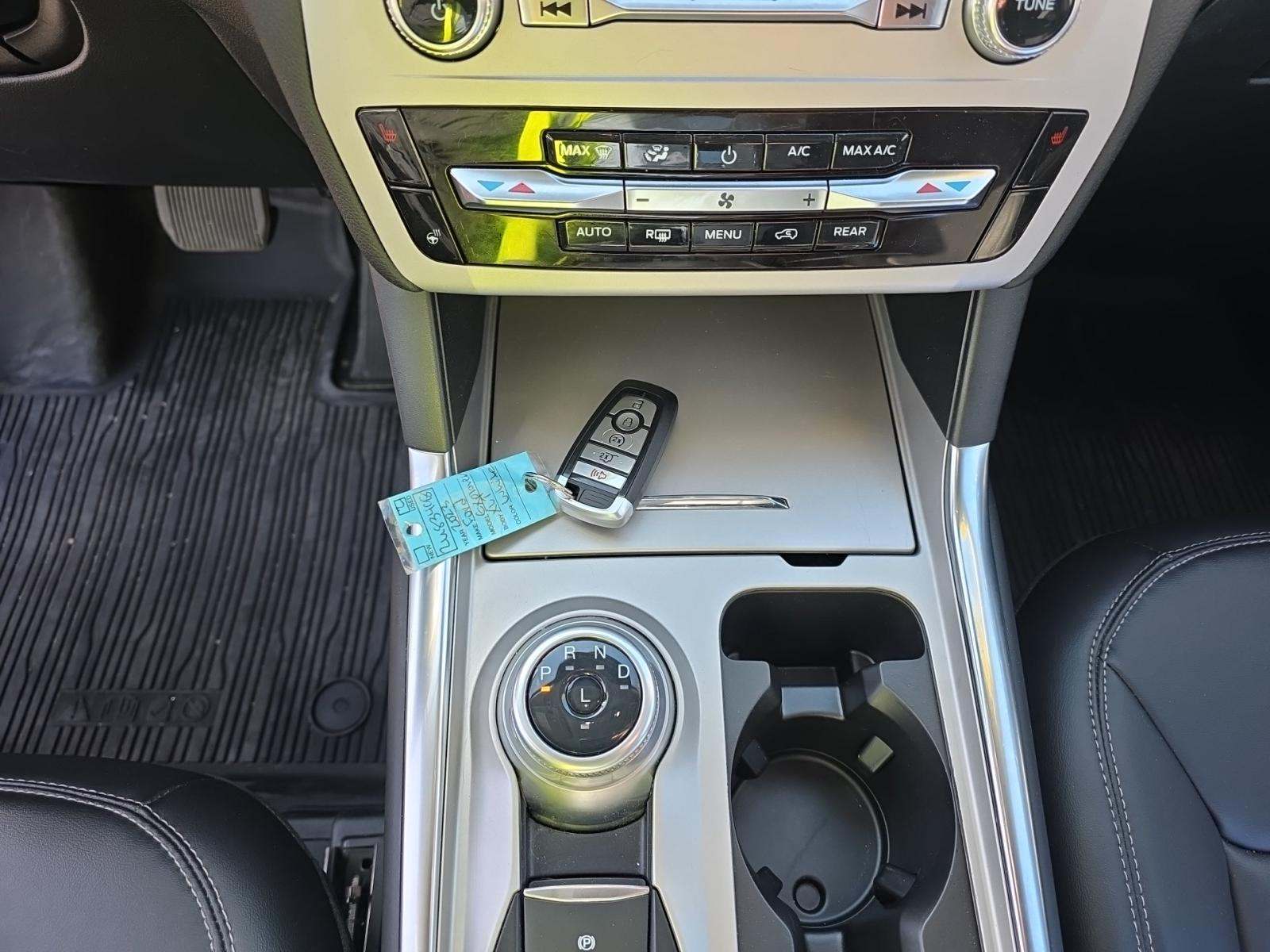 2023 Ford Explorer XLT AWD