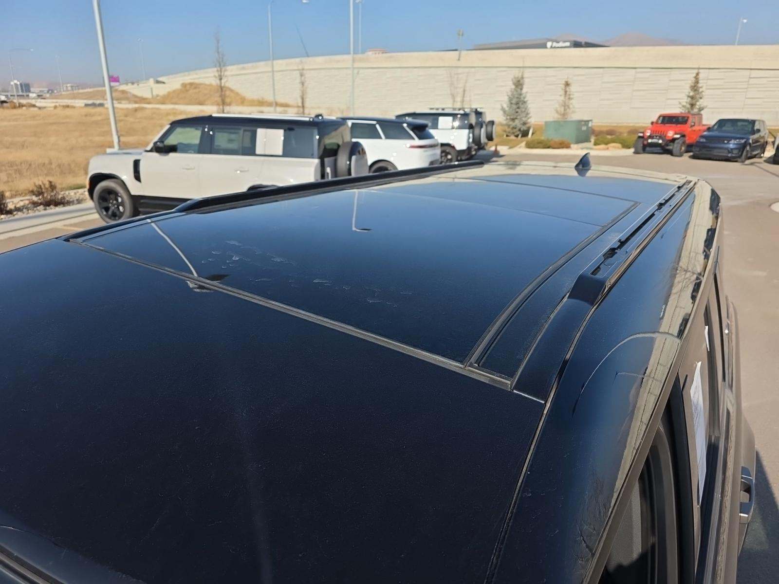 2023 Land Rover Defender 130 X-Dynamic SE AWD