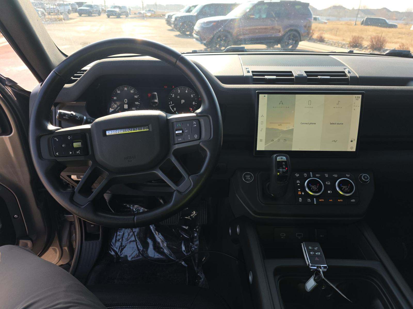 2023 Land Rover Defender 130 X-Dynamic SE AWD