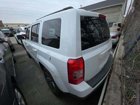 JEEP LATITUDE HIGH ALTITUDE EDITION - 2