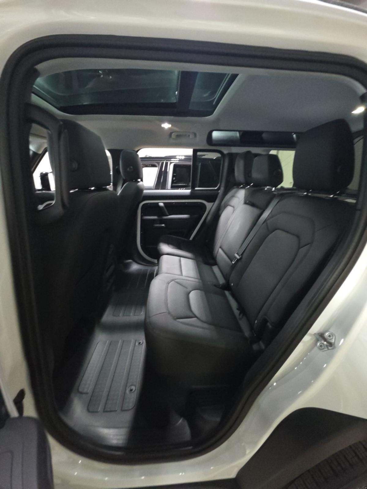 2025 Land Rover Defender 110 S AWD