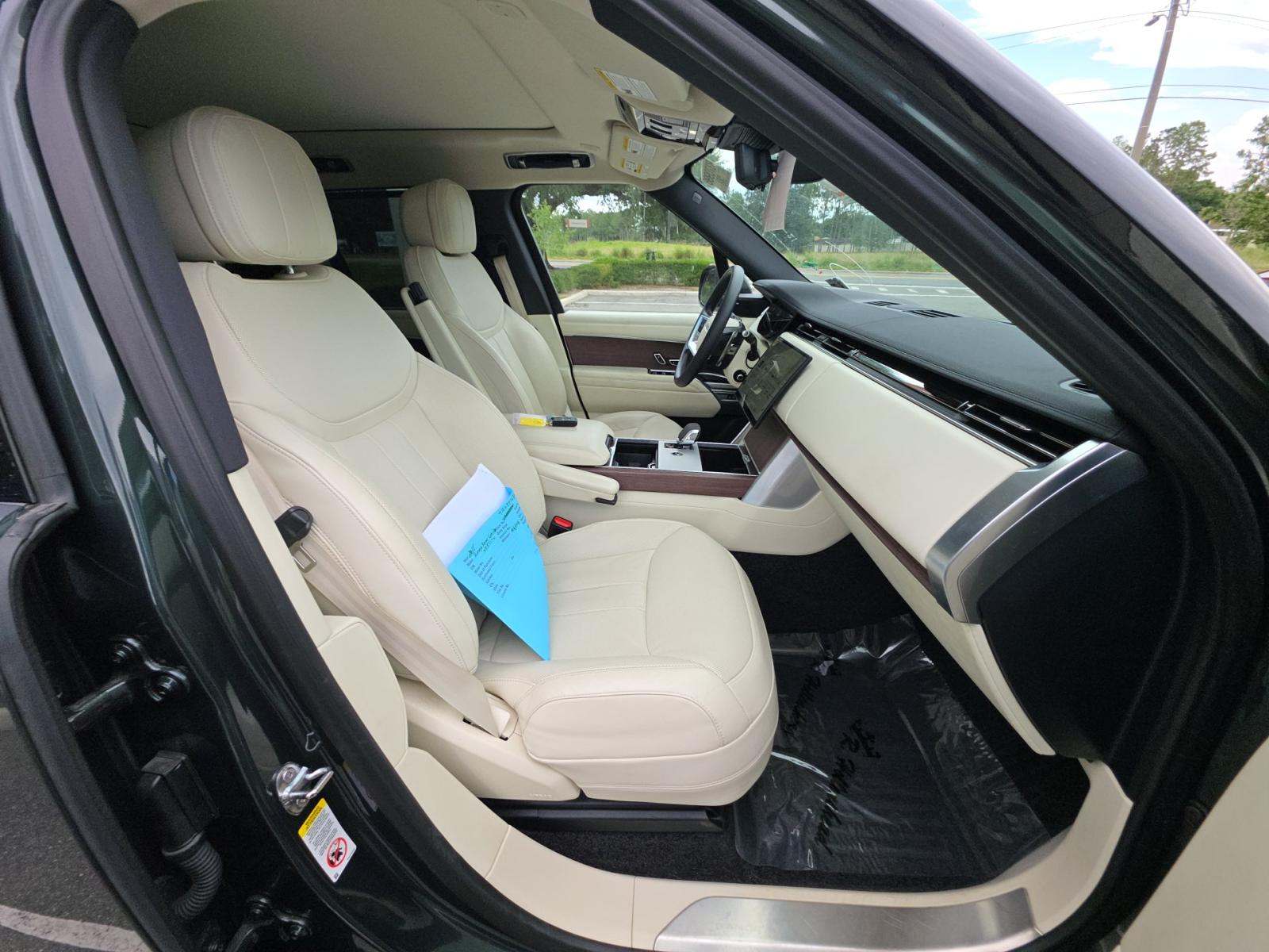2024 Land Rover Range Rover SE AWD