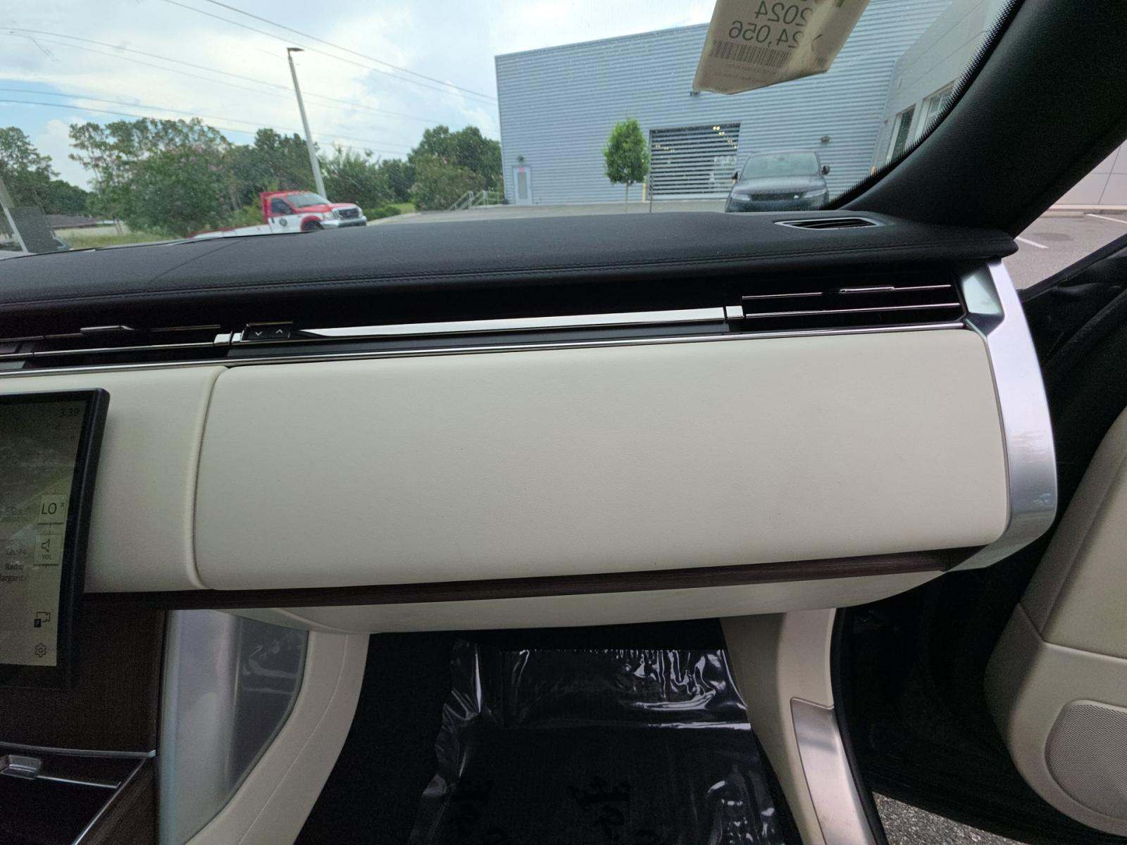 2024 Land Rover Range Rover SE AWD
