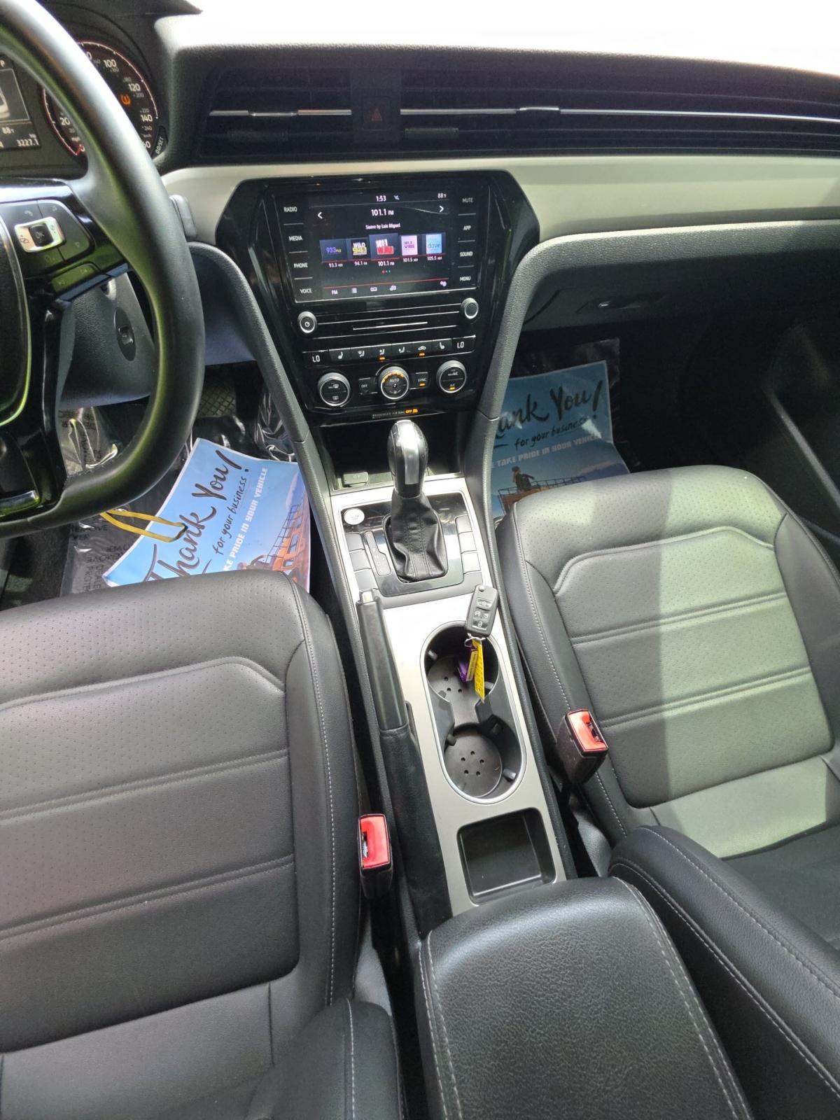 2022 Volkswagen Passat 2.0T SE FWD