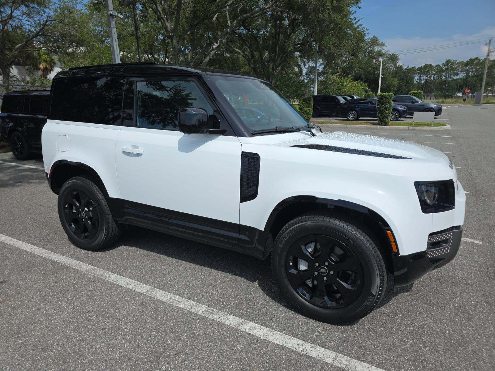 2024 Land Rover Defender 90 X-Dynamic SE AWD