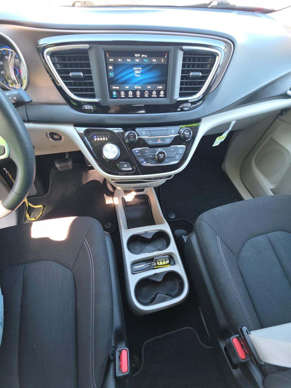 CHRYSLER VOYAGER - 10