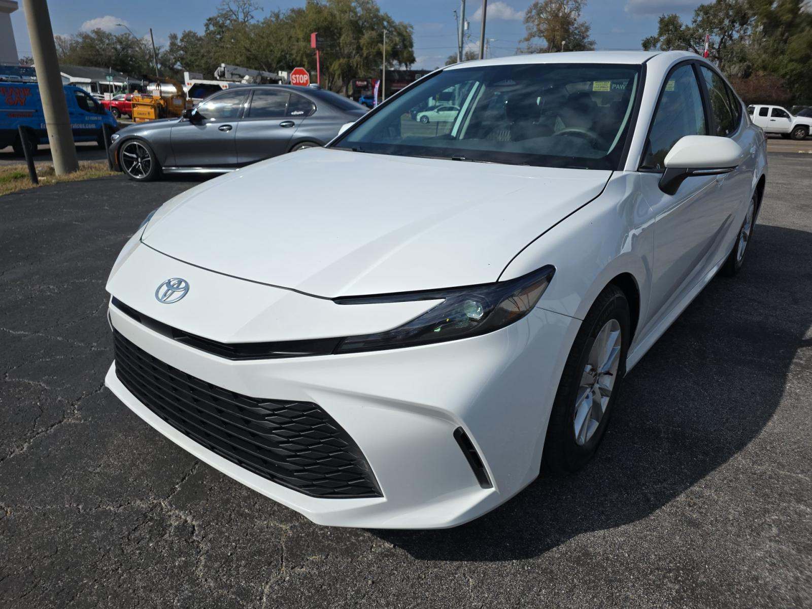 2025 Toyota Camry LE FWD
