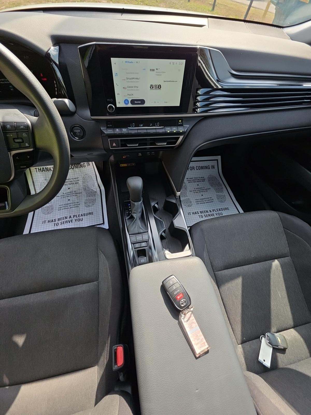 2025 Toyota Camry LE FWD