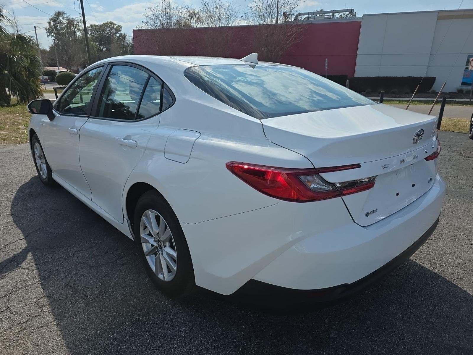 2025 Toyota Camry LE FWD