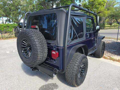 JEEP X - 3