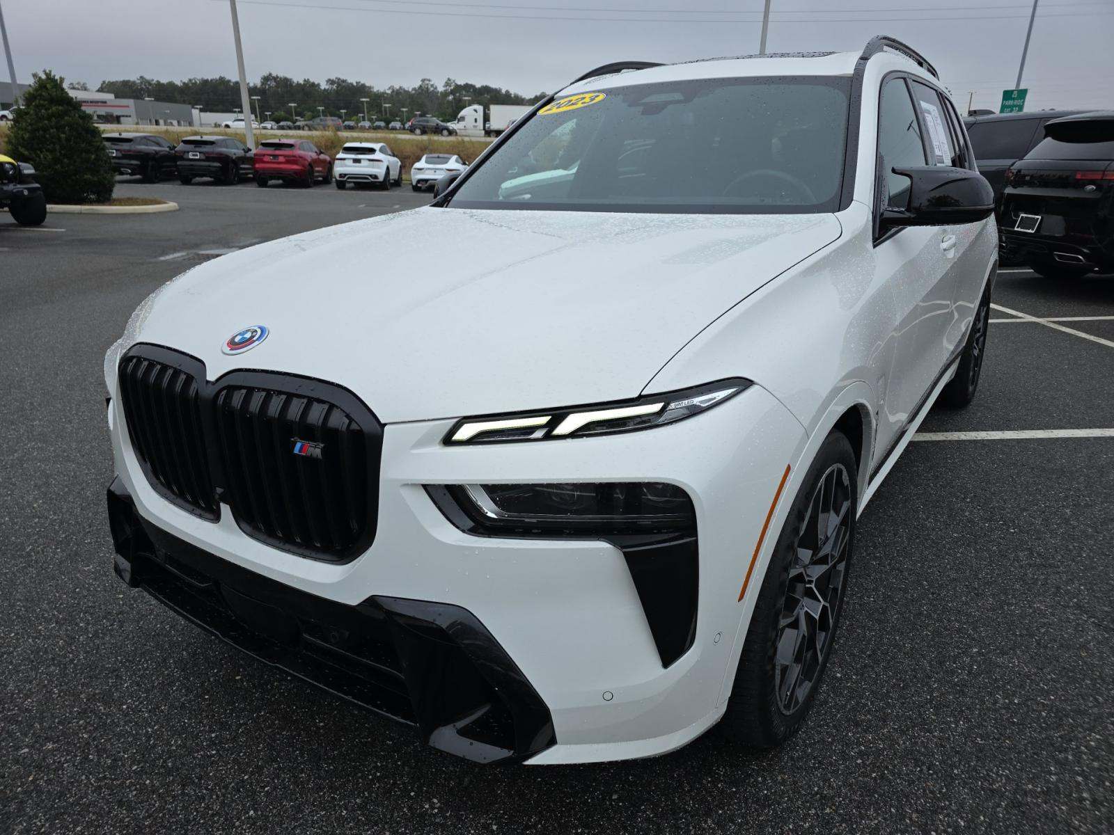 2023 BMW X7 M60i AWD