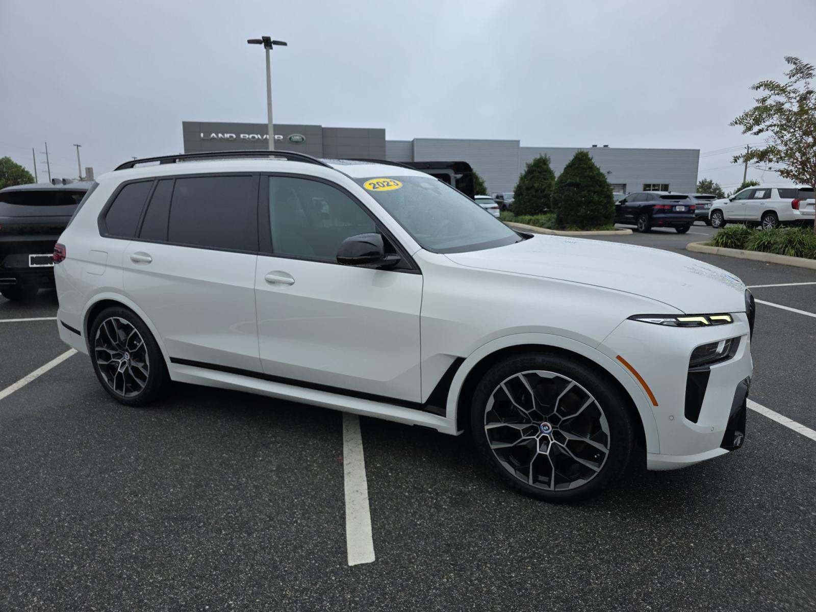 2023 BMW X7 M60i AWD