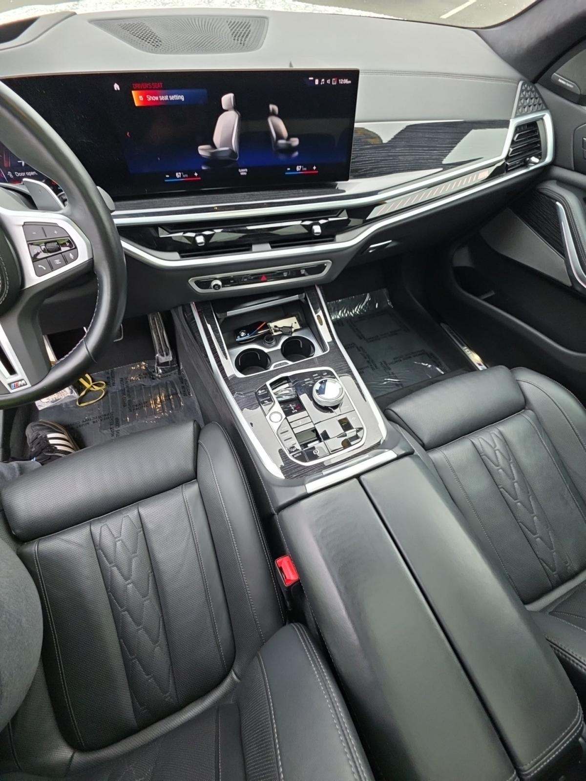 2023 BMW X7 M60i AWD