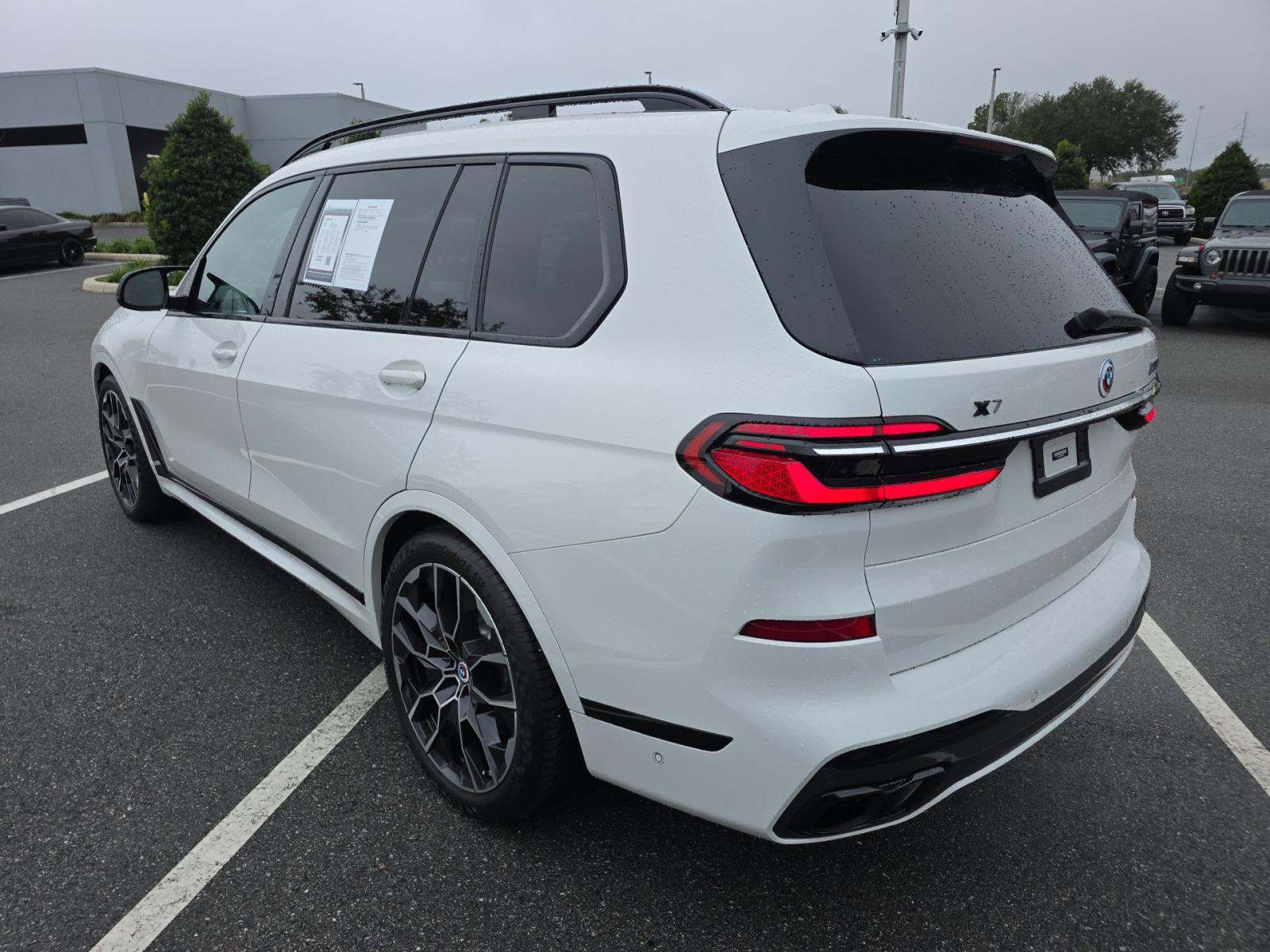2023 BMW X7 M60i AWD