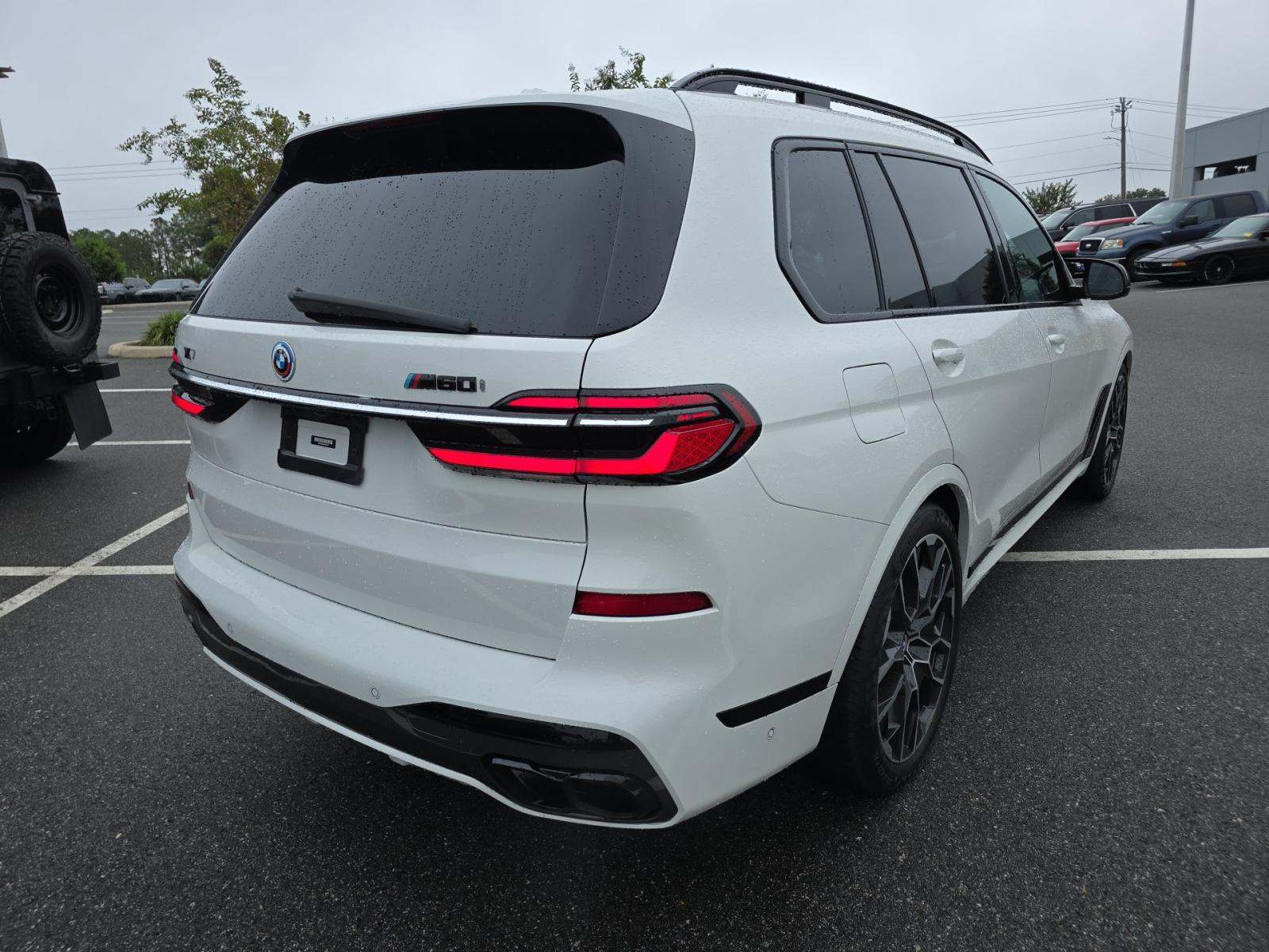 2023 BMW X7 M60i AWD