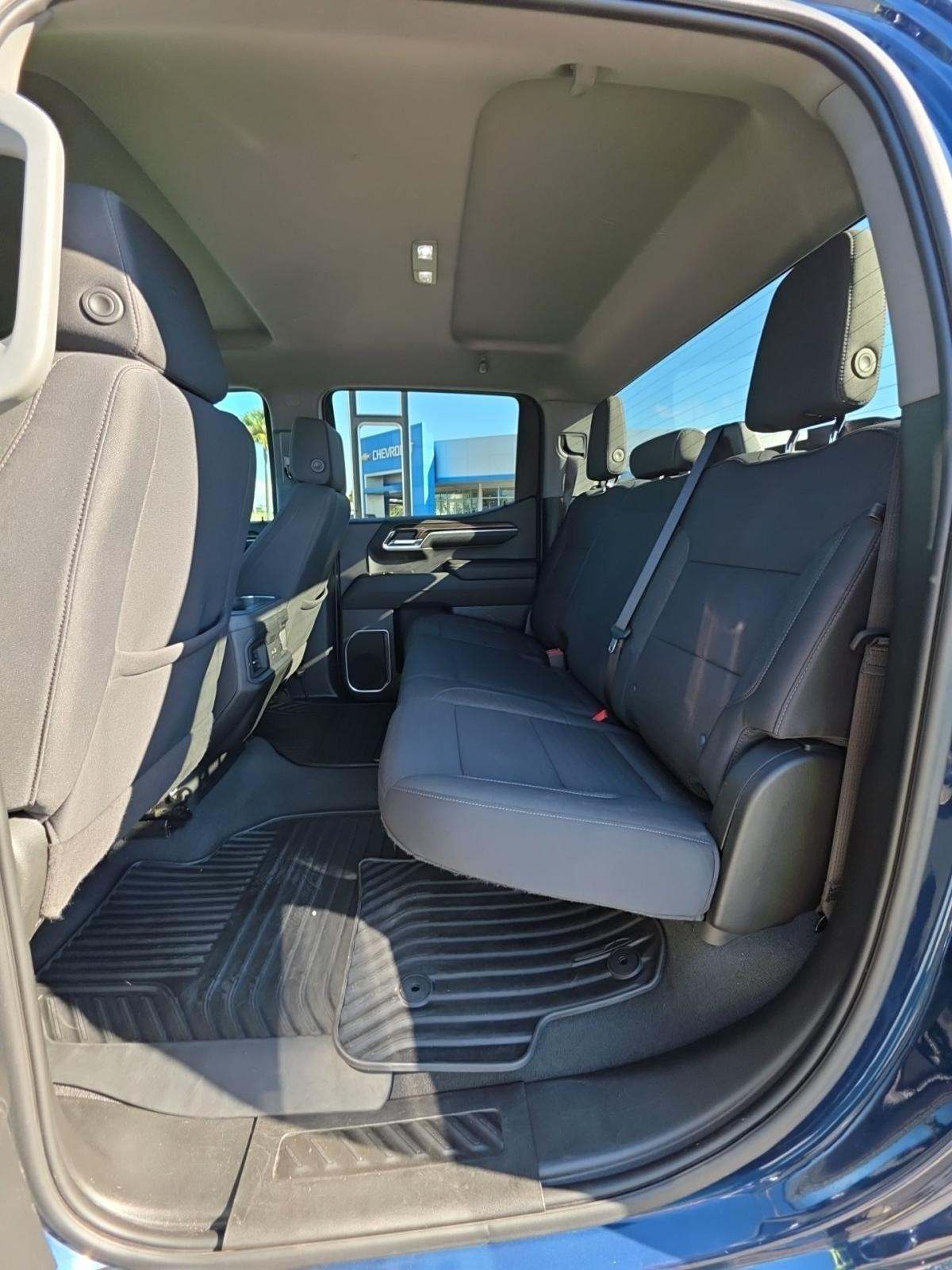 2023 Chevrolet Silverado 1500 RST AWD