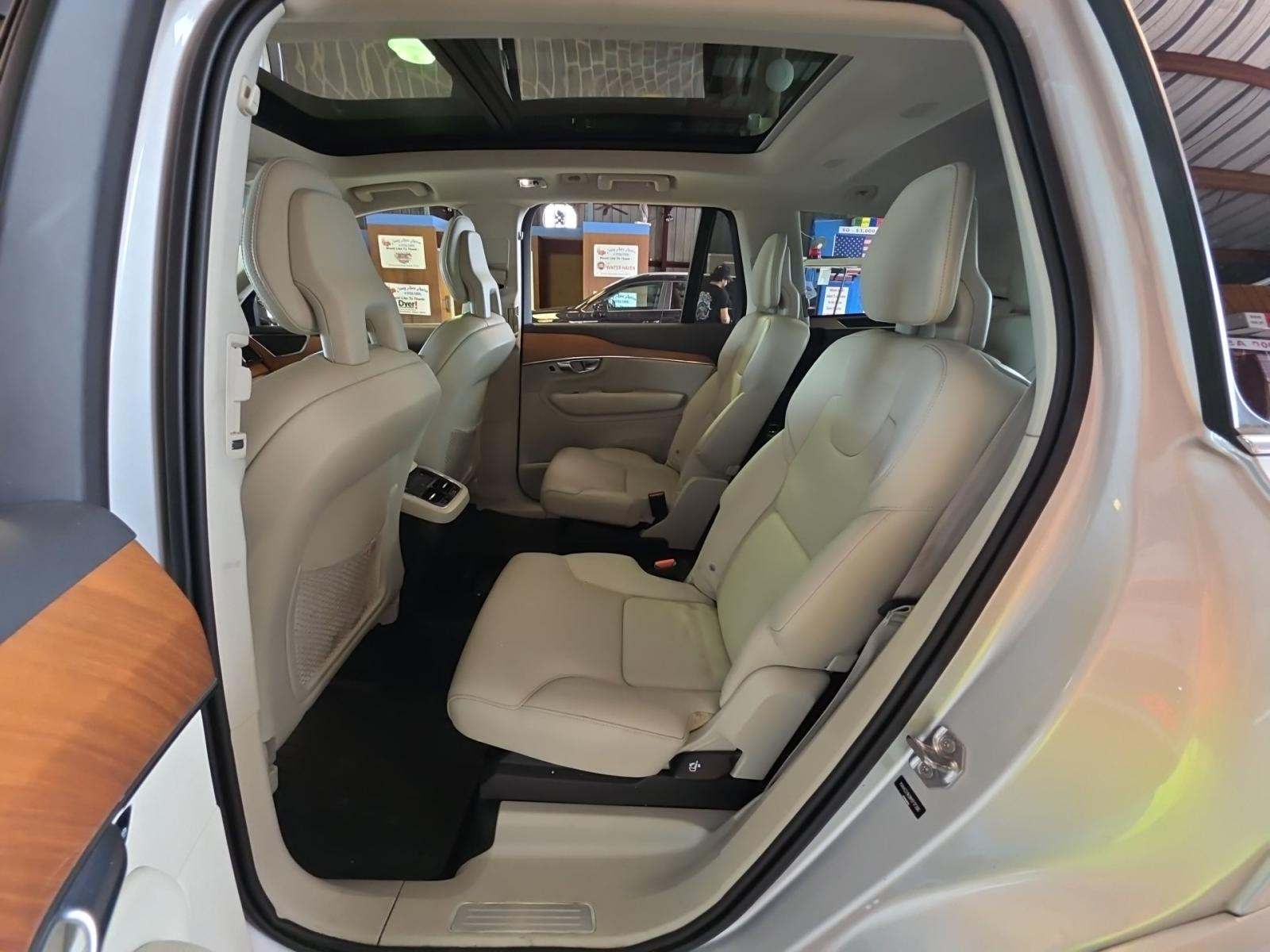 2021 Volvo XC90 T6 Momentum AWD