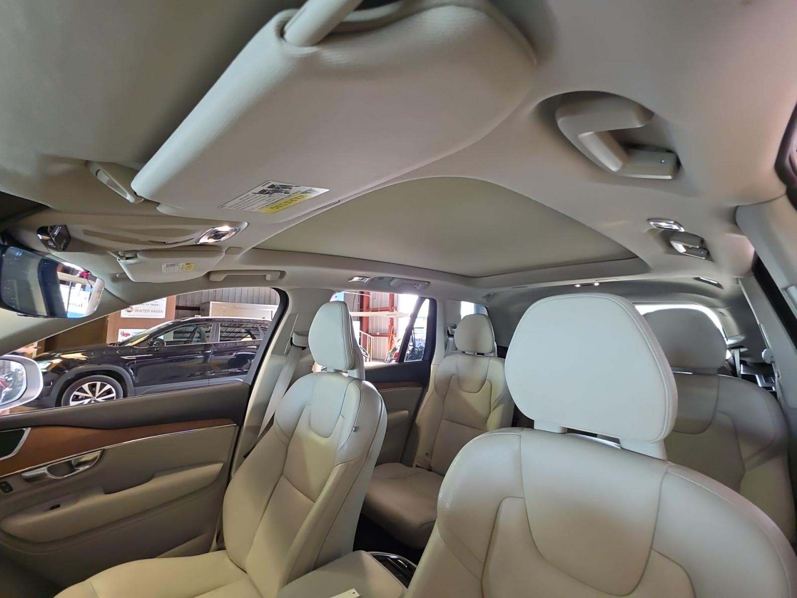 2021 Volvo XC90 T6 Momentum AWD