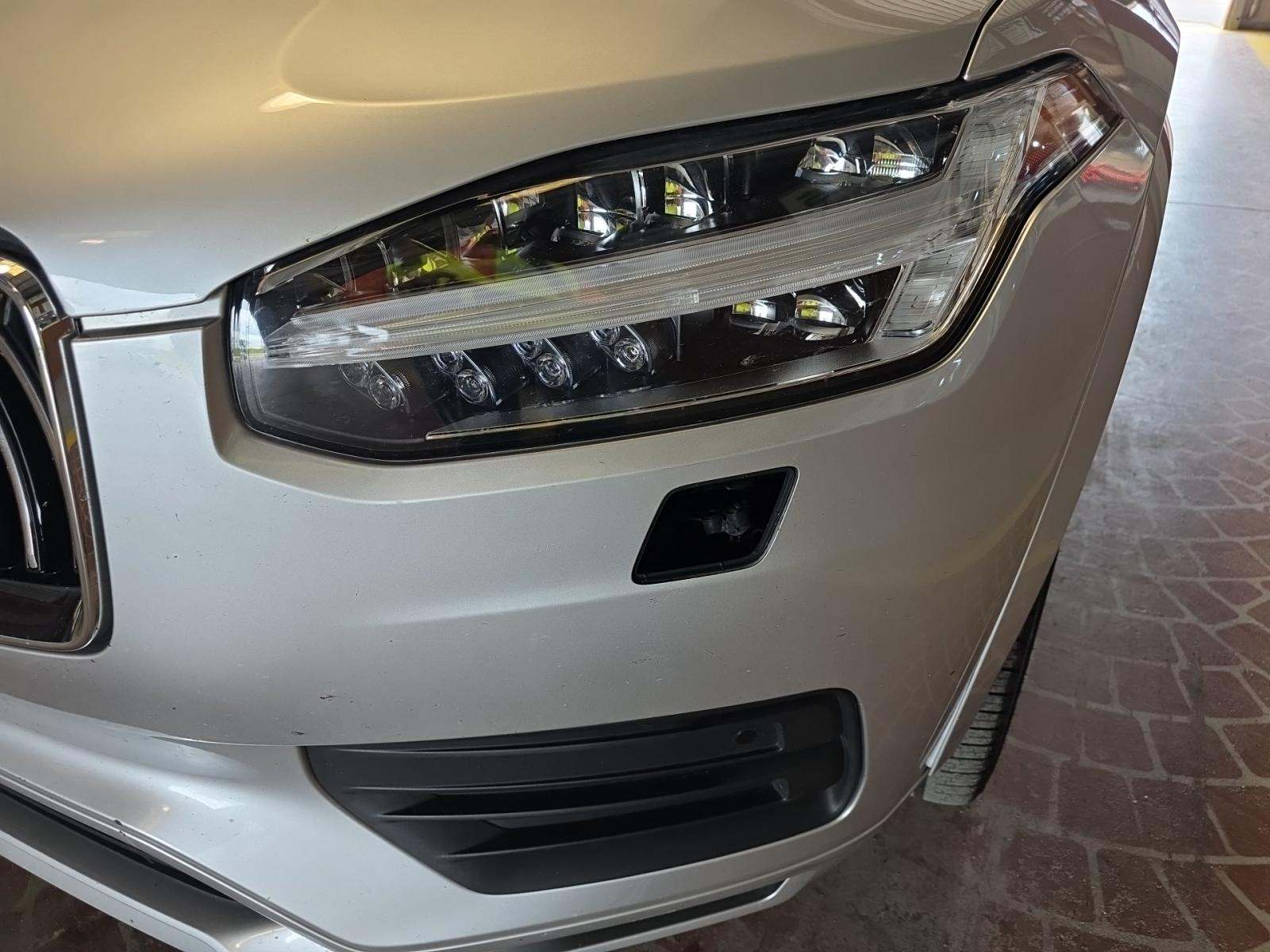 2021 Volvo XC90 T6 Momentum AWD